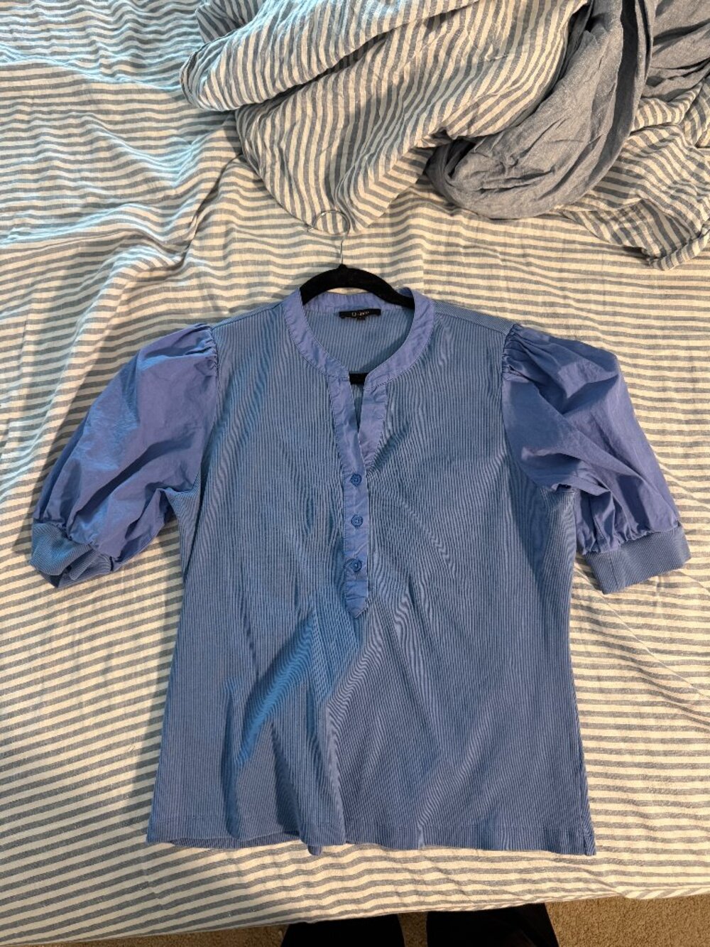 Quince ribbed puff-sleeve business casual top - size L